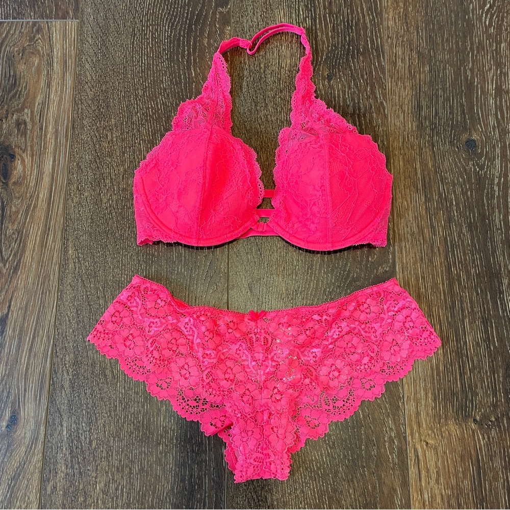 Never worn! La Senza Bra and Panty Set 32D and Medium